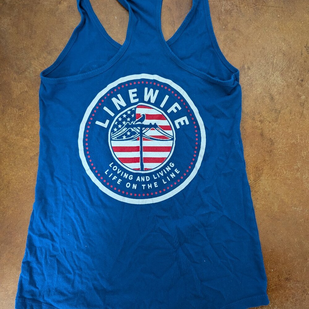 Line wife shirt size small